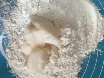 Make Piggy-shrimp cobbler step 1