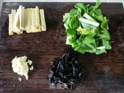 Make Celery-mucked beans step 0