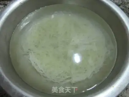 Make Duck eggs, fried rice noodles step 1