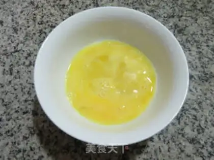 Make Egg mushroom noodles step 1