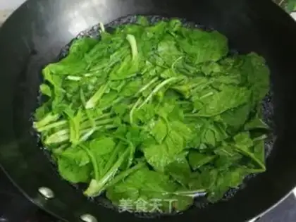 Make Shrimp skin and radish step 0