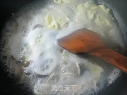 Make Egg mushroom noodles step 4