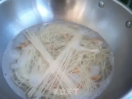 Make Mee with rice soup step 2