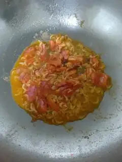 Make Tomato egg noodles step 2