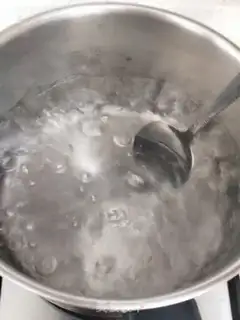 Make Red sugar eggs step 0
