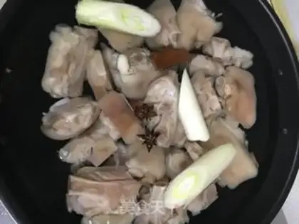 Make Spicy pig hand step 3