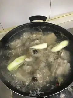 Make Spicy pig hand step 4