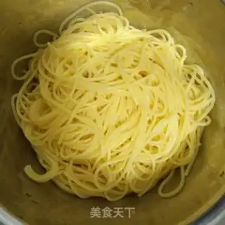 Make Shrimp soup and corn noodles step 0
