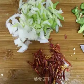 Make Shrimp soup and corn noodles step 1