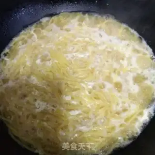 Make Shrimp soup and corn noodles step 6