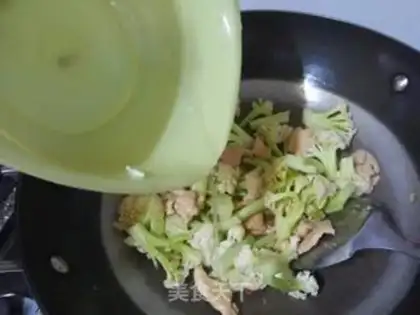 Make Spaghetti with chicken gravy step 9