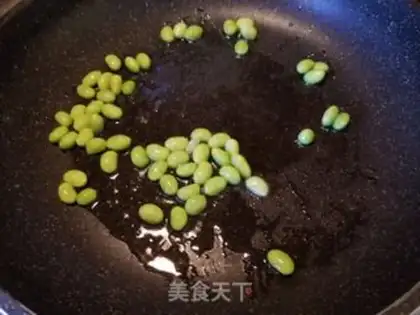 Make Weed sausages, soy sauce step 3