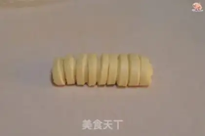 Make raisin rolls step 4