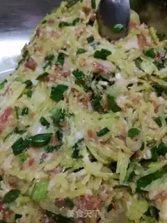 Make Water dumplings holding eggs step 1