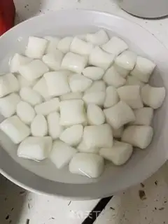 Make Korean pastry soup step 1