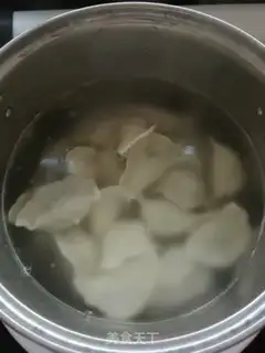 Make Water dumplings holding eggs step 3