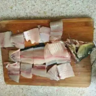 Make Home-based boiling fish step 1