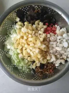 Make Egg sauce and spinach noodles step 0