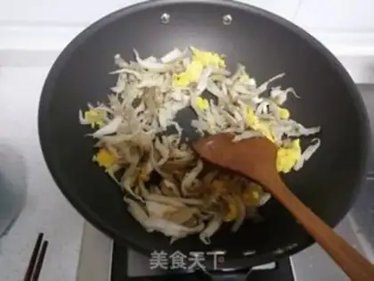 Make Fry eggs step 4