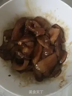 Make Charcoal chicken pizza step 2