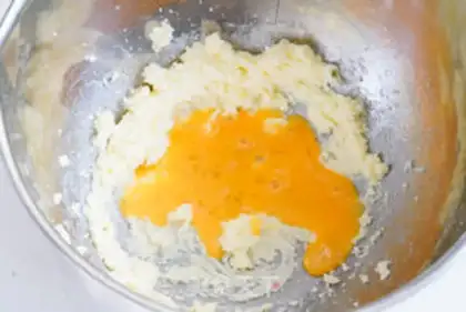 Make Button cookies step 1