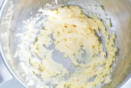 Make Button cookies step 2