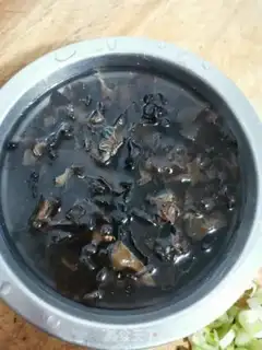 Make Spicy soup step 1