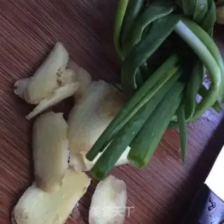 Make Roach tofu fish soup step 1