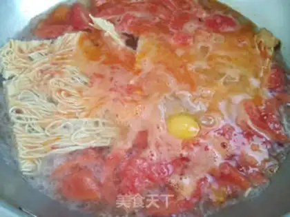 Make Tomato noodle soup step 4