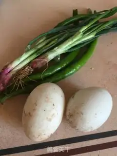 Make Duck eggs and peppers step 0