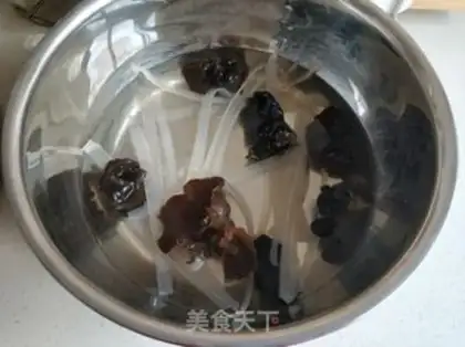 Make The cabbage curry is frozen tofu step 1
