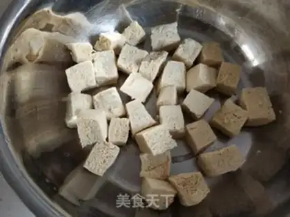 Make The cabbage curry is frozen tofu step 4