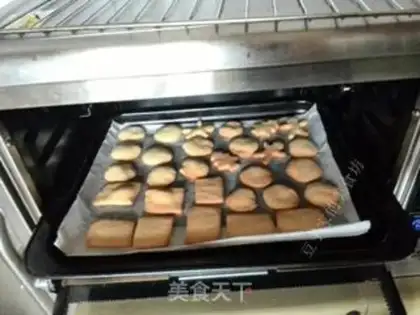Make Spider crackers step 7
