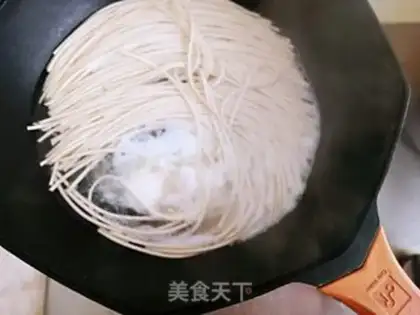 Make Creamed egg noodles step 3