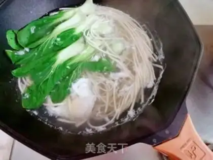Make Creamed egg noodles step 4