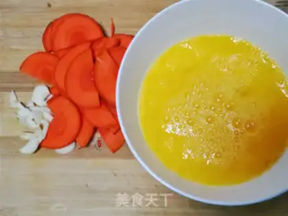 Make Dutch bean ears fried eggs step 2