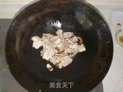 Make Tea and fried meat step 1