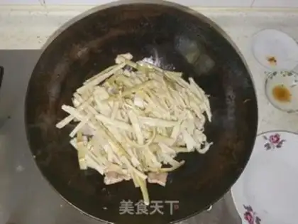 Make Tea and fried meat step 2