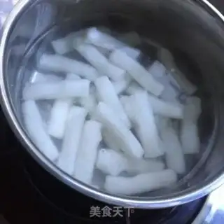 Make Delicious fried rice cake step 1