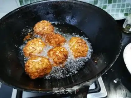 Make Red burning lion head step 11