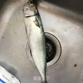 Make Dry-fried mackerel step 0