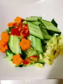 Make cucumber fried eggs step 2