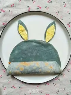 Make Little bunny omelet step 5