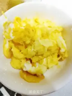 Make cucumber fried eggs step 4