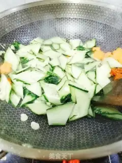Make cucumber fried eggs step 5