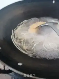 Make Tomato egg rice noodles step 2