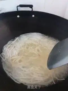 Make Tomato egg rice noodles step 4