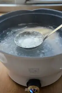 Make Chicken soup with mushrooms step 4