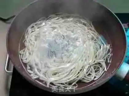 Make Shrimp noodles step 4