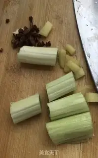 Make Red roasted cow noodles step 4
